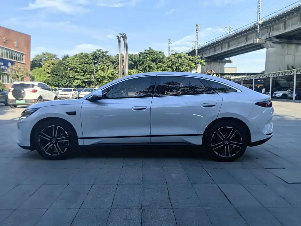 BYD Qin L — фото 13