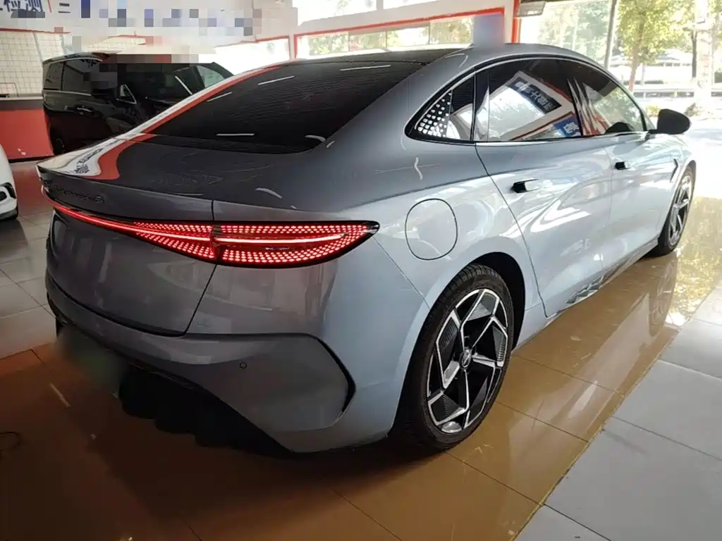 BYD Seal — фото 7