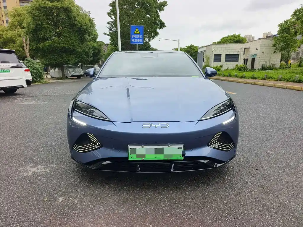 BYD Seal — фото 2