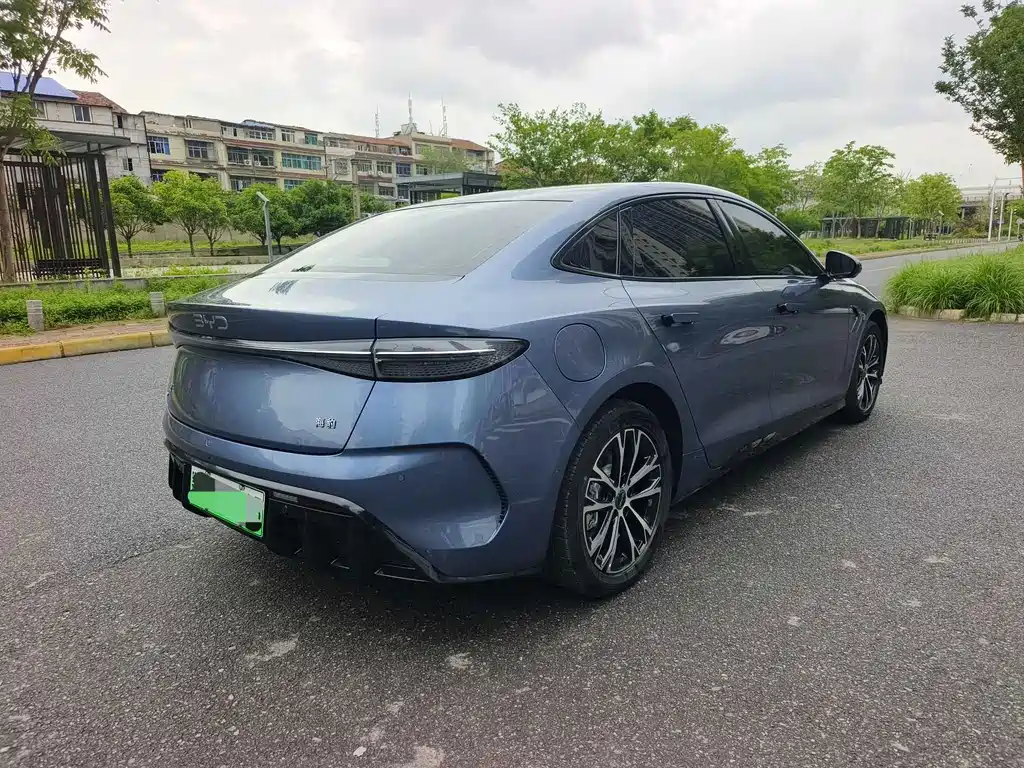 BYD Seal — фото 9