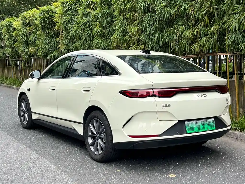 BYD Qin L — фото 3
