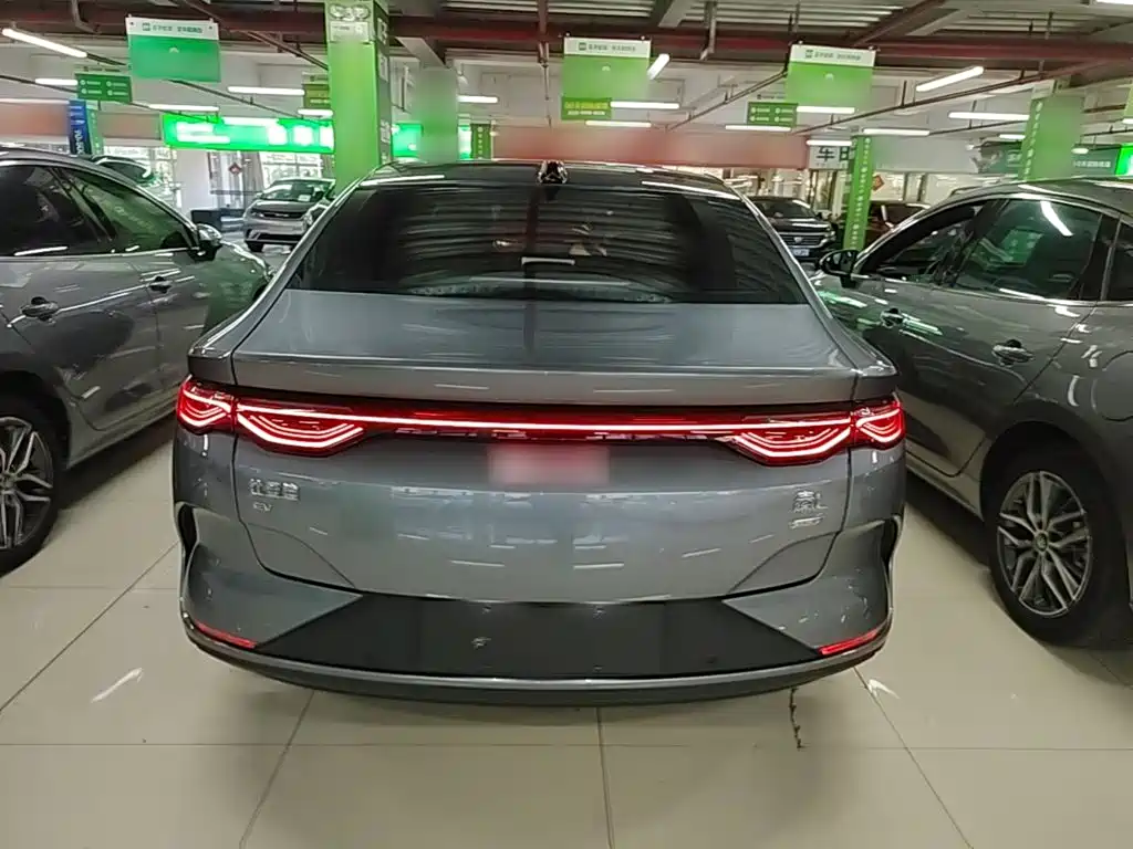 BYD Qin L — фото 6