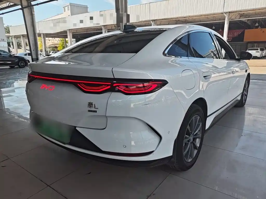 BYD Qin L — фото 7