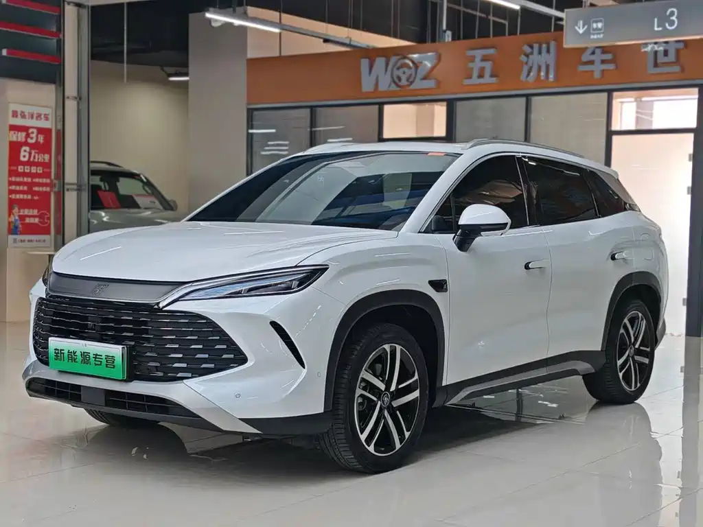 BYD L DM-i — фото 3