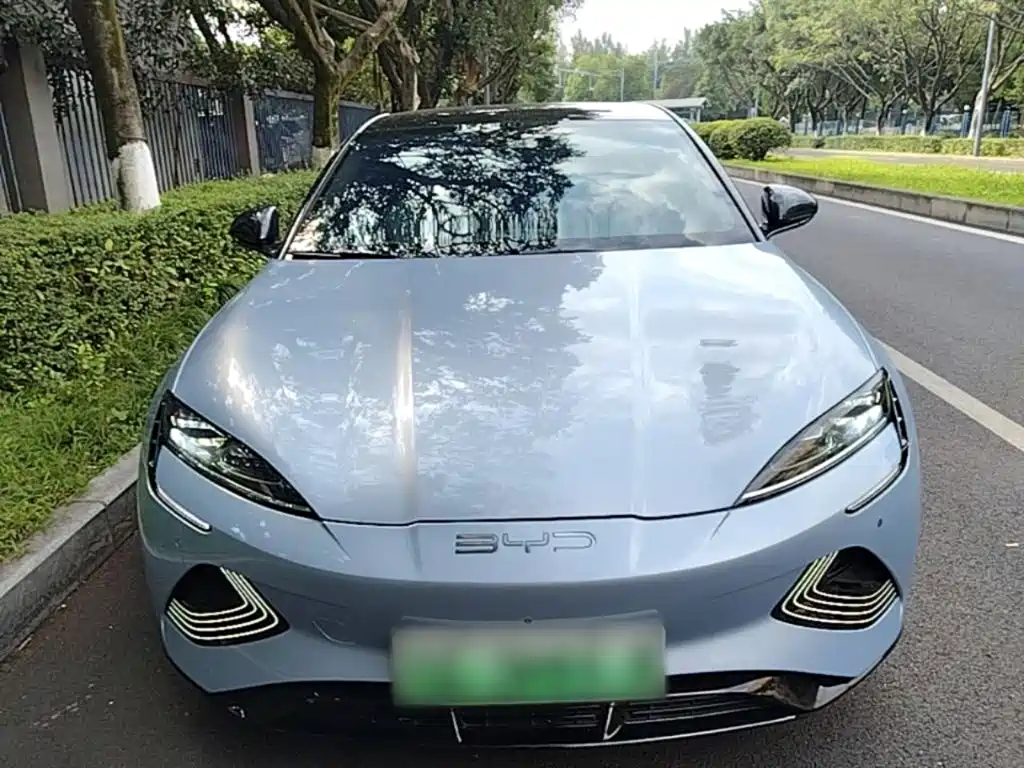 BYD Seal — фото 3