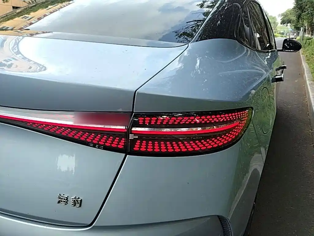 BYD Seal — фото 8