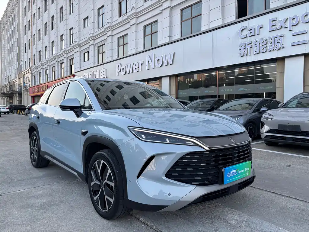 BYD L DM-i — фото 3