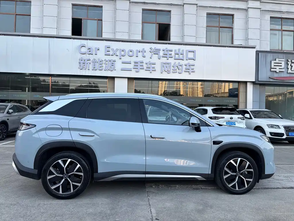 BYD L DM-i — фото 4