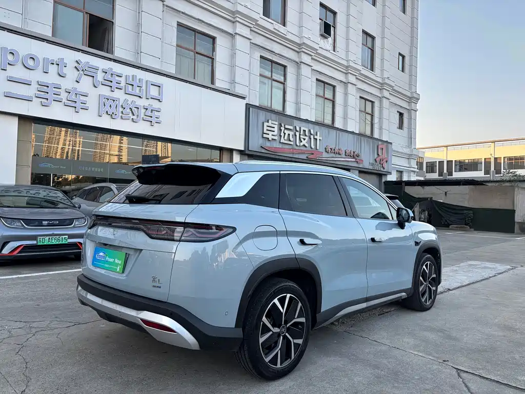 BYD L DM-i — фото 5