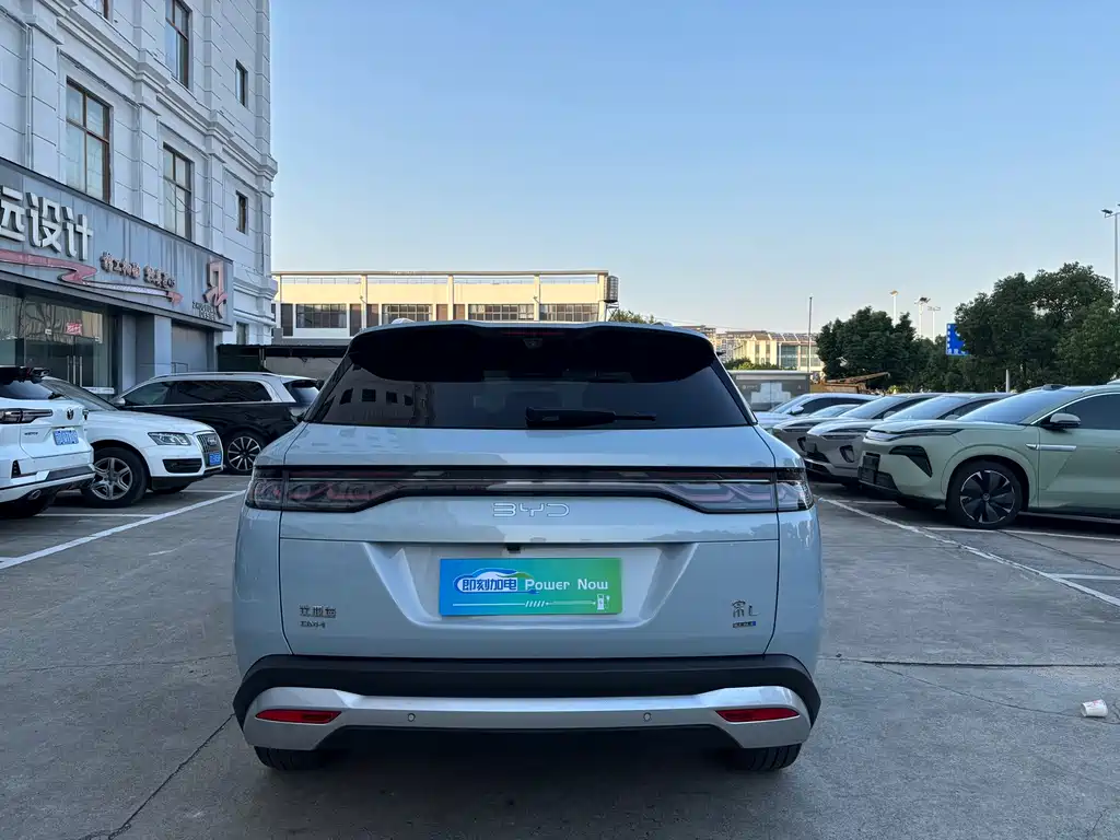 BYD L DM-i — фото 6