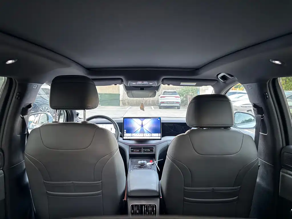 BYD L DM-i — фото 8
