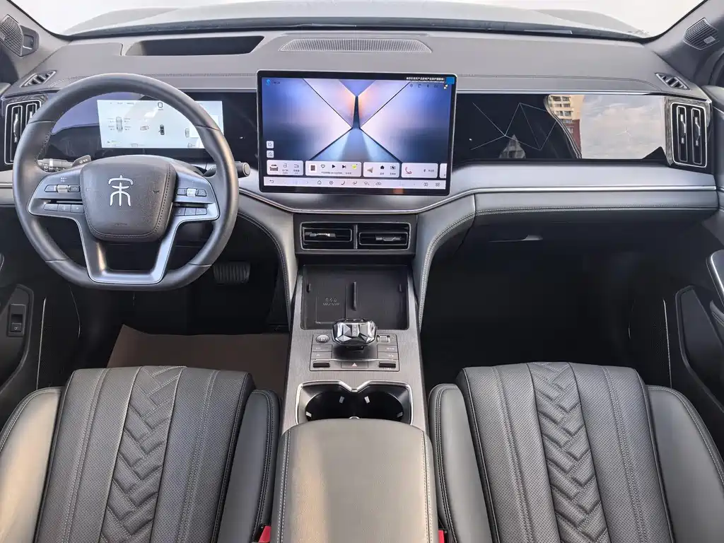 BYD L DM-i — фото 6
