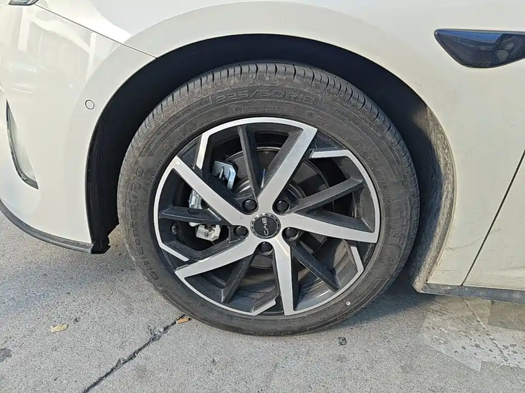 BYD Seal 07 DM-i — фото 23