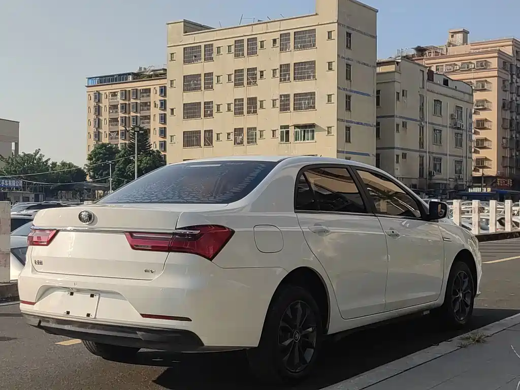 BYD Qin NEV — фото 6
