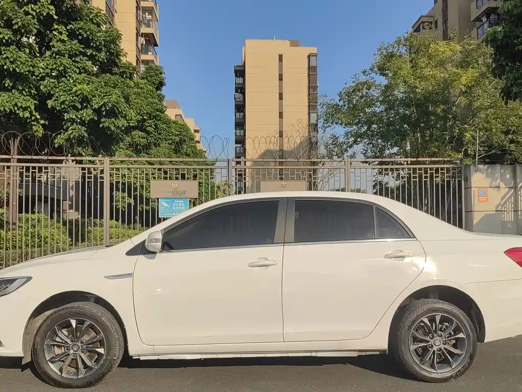 BYD Qin NEV — фото 7