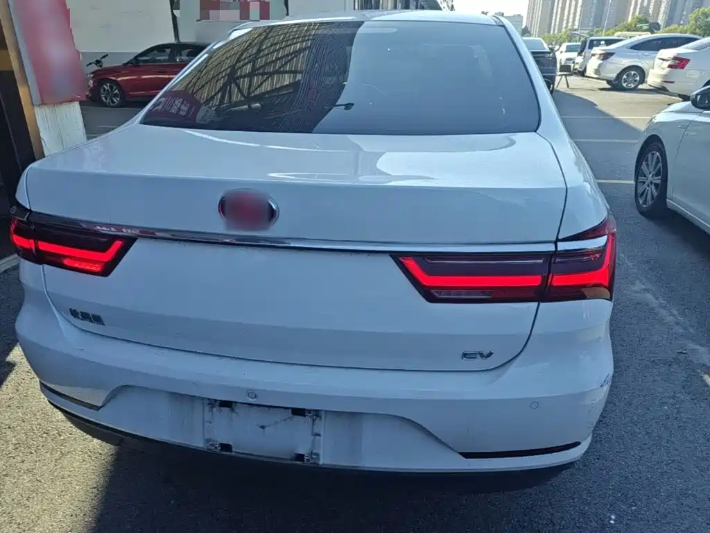 BYD Qin NEV — фото 6