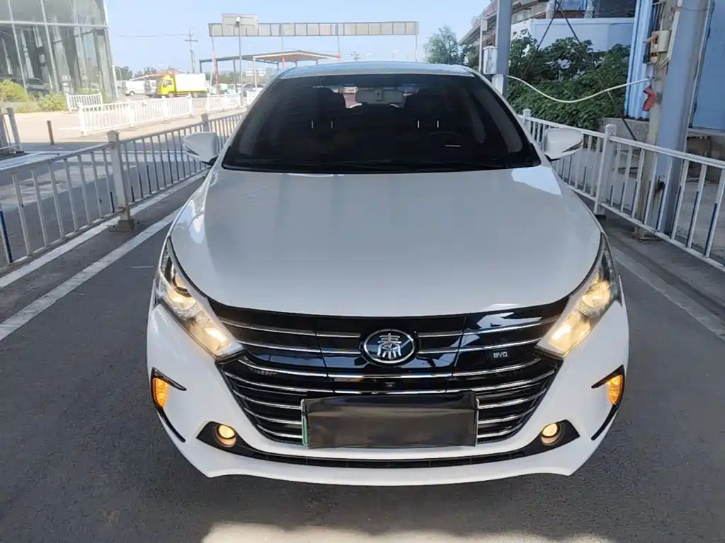 BYD Qin NEV — фото 3