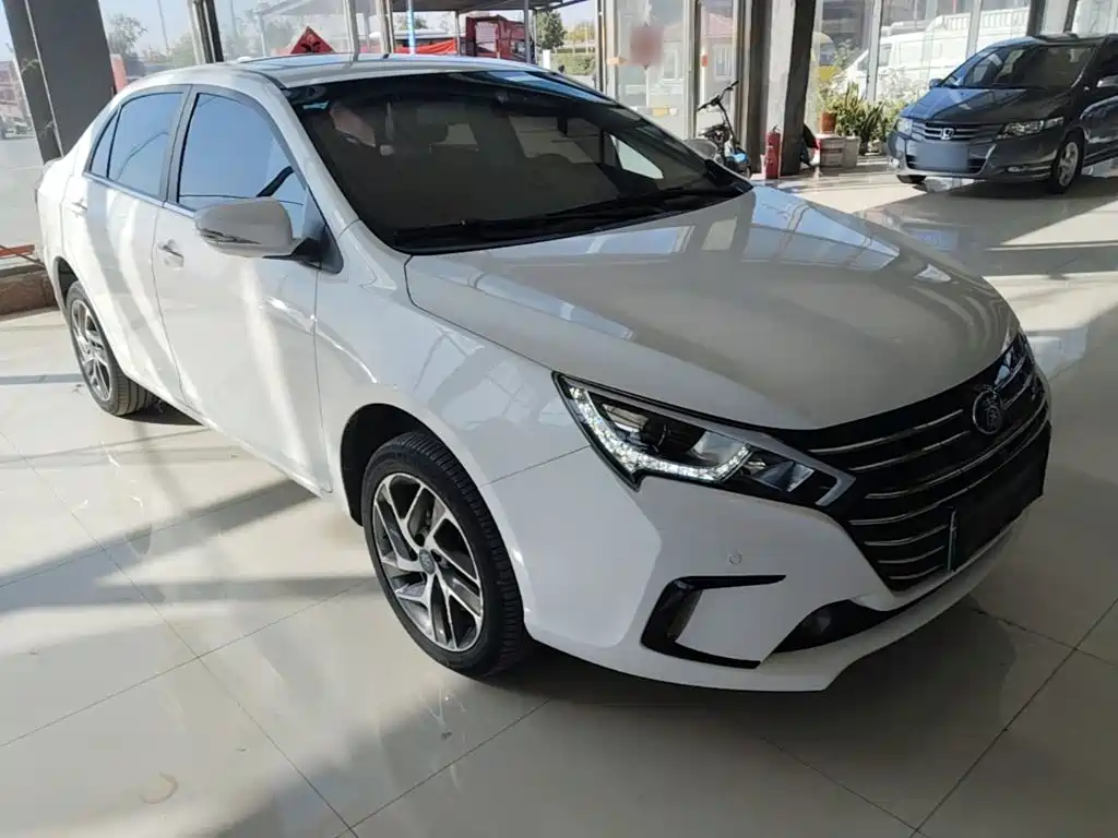 BYD Qin NEV — фото 4