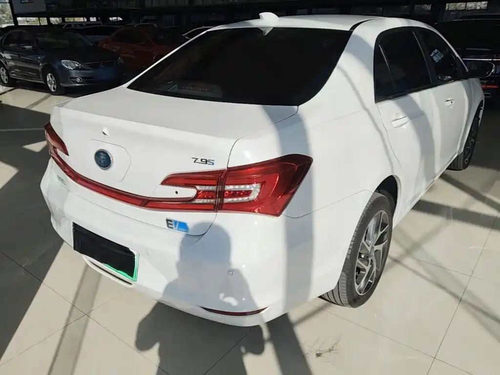 BYD Qin NEV — фото 7