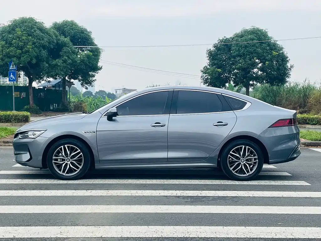 BYD Qin PLUS — фото 8