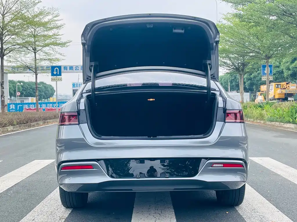 BYD Qin PLUS — фото 9