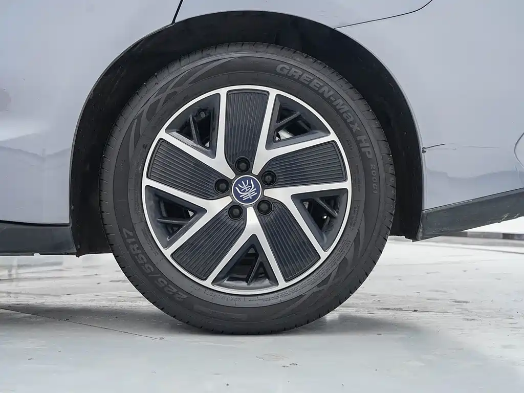 BYD Qin L — фото 10