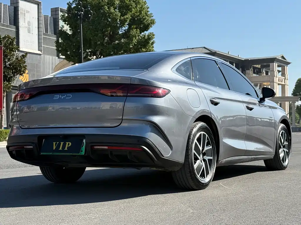 BYD Qin L — фото 9