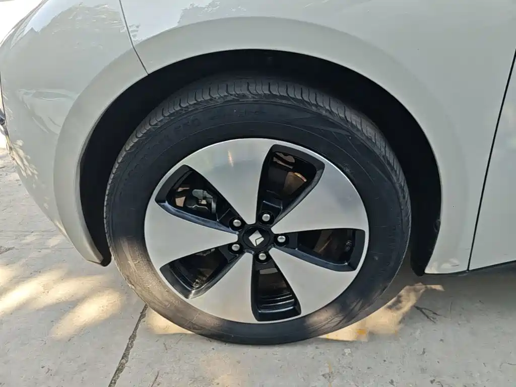 Baojun Yunduo — фото 23