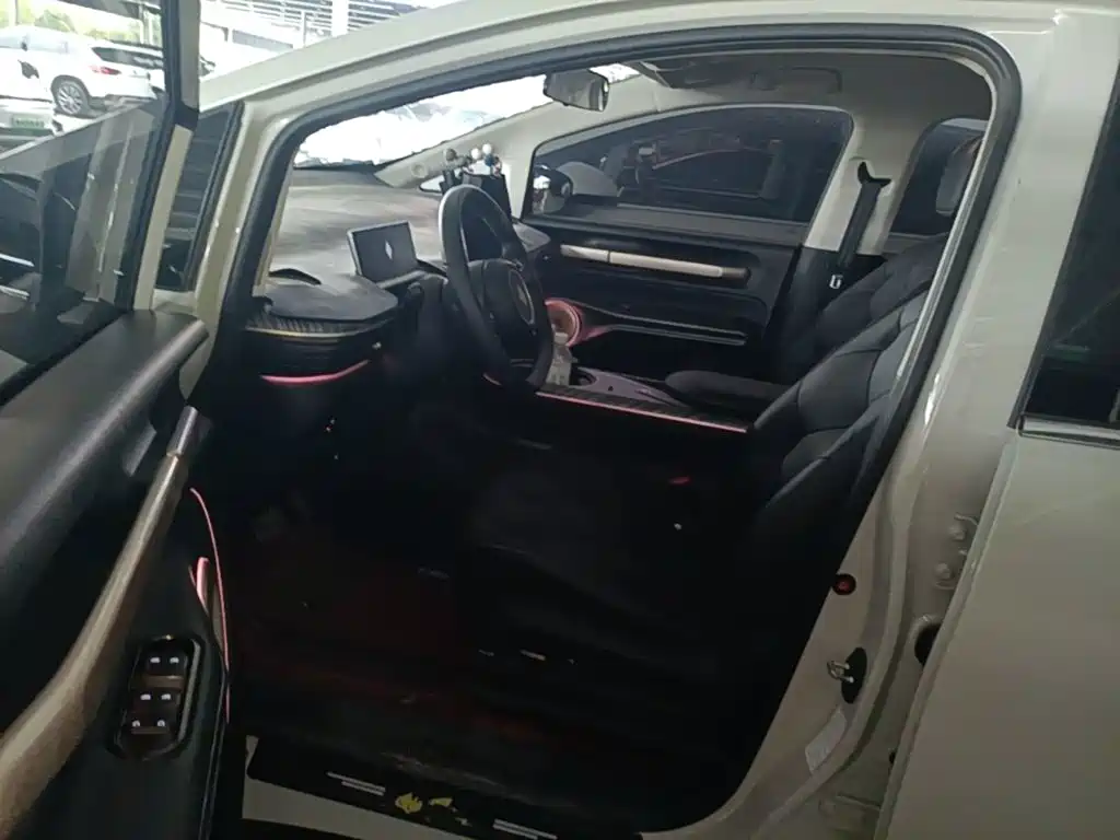 Baojun Yunduo — фото 11