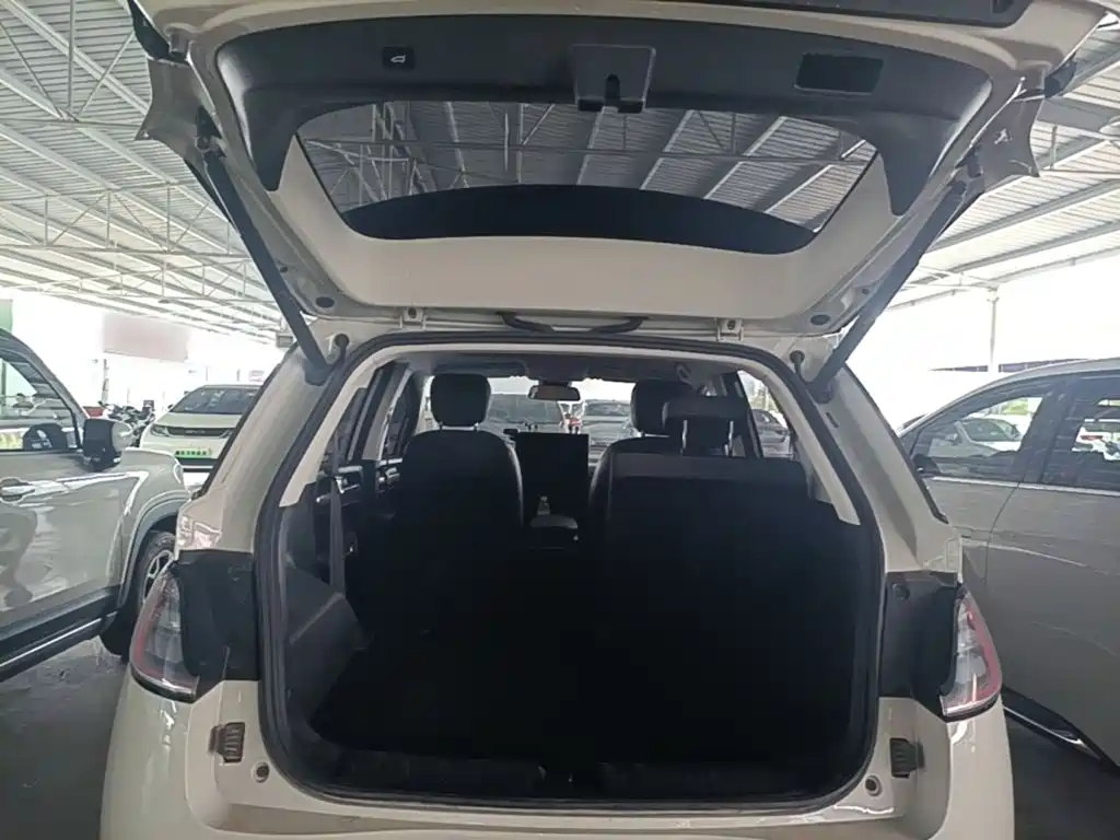 Baojun Yunduo — фото 15