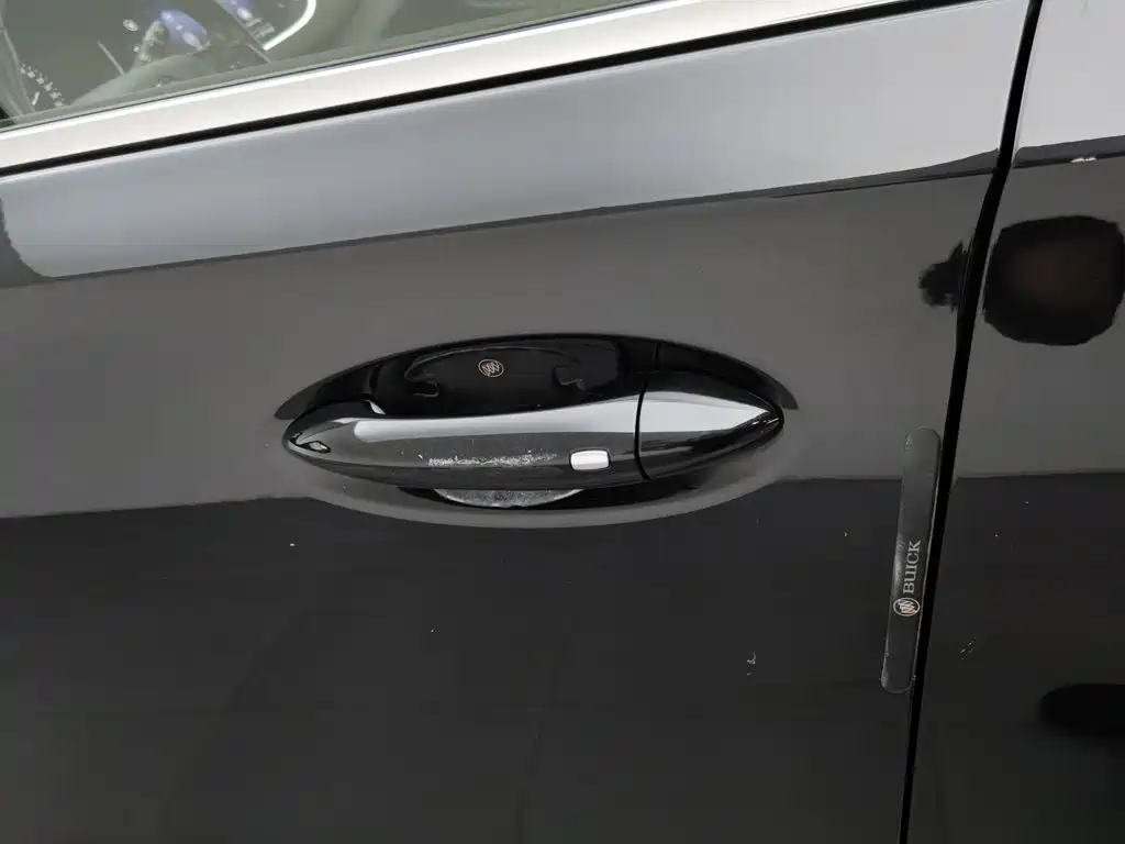 Buick Enclave — фото 18