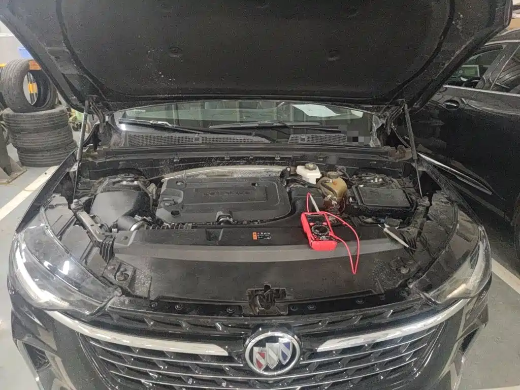 Buick Envision Plus — фото 11