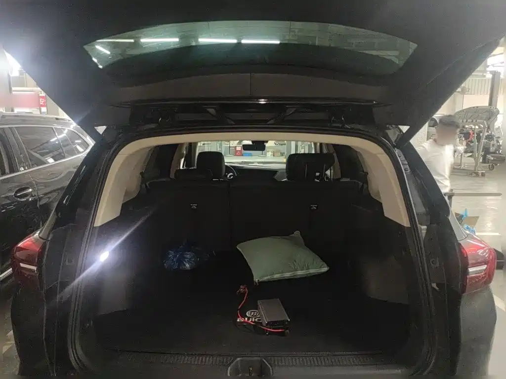 Buick Envision Plus — фото 10
