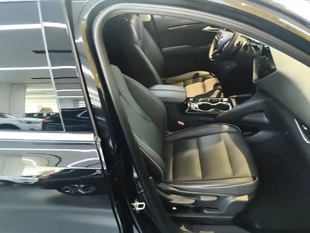 Buick Envision Plus — фото 25