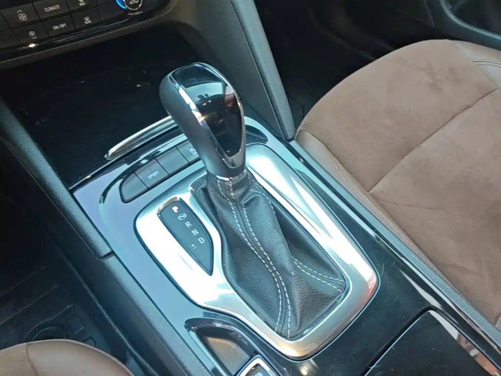 Buick Regal — фото 14