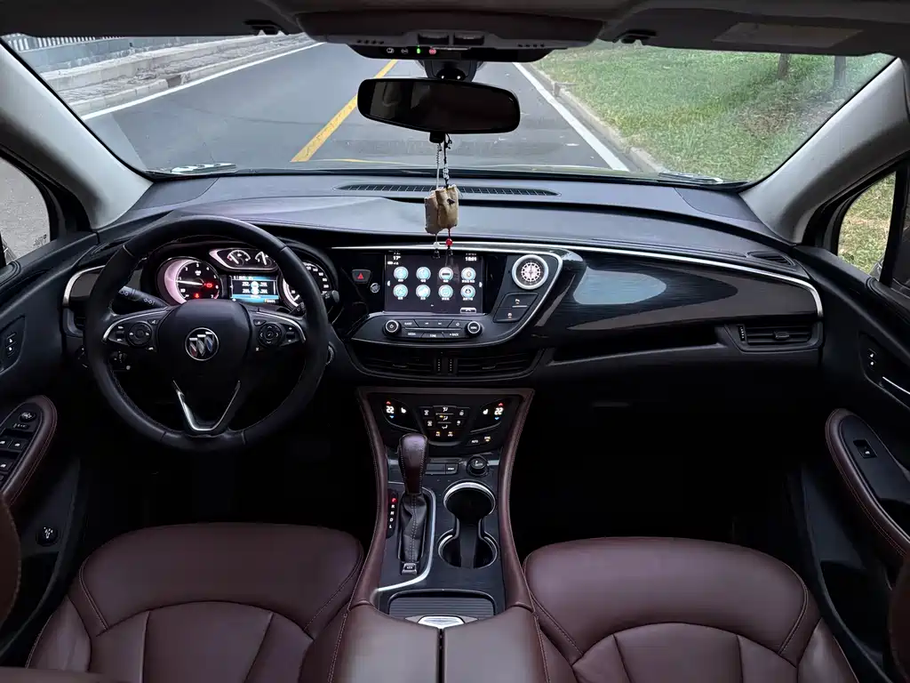 Buick Envision Plus — фото 11