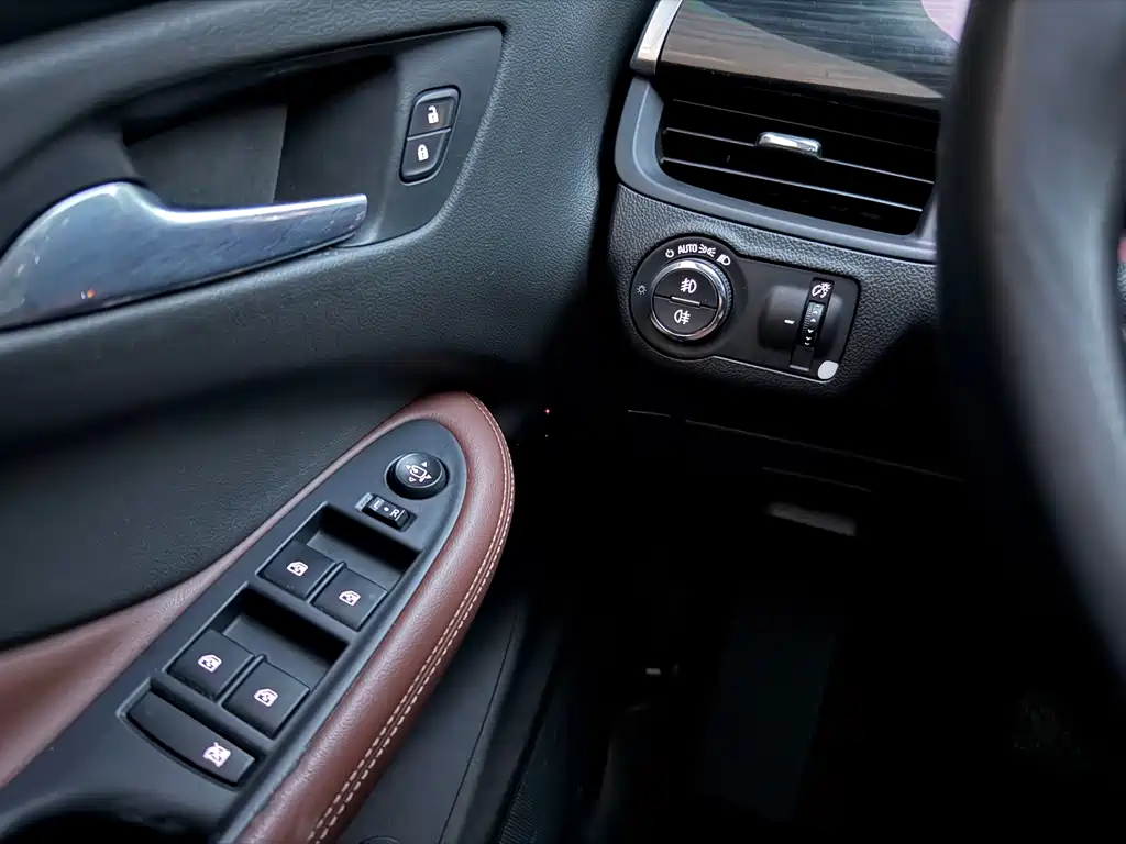 Buick Envision Plus — фото 13