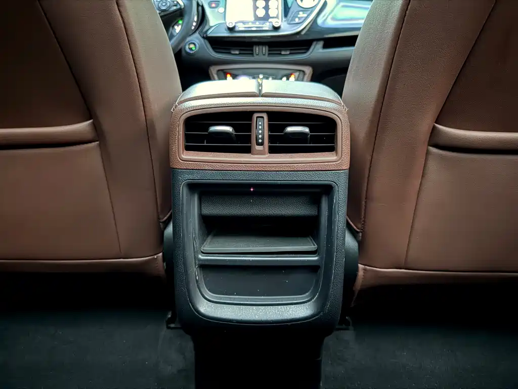 Buick Envision Plus — фото 15