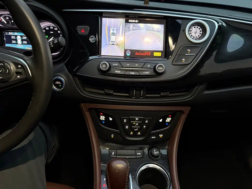 Buick Envision Plus — фото 17