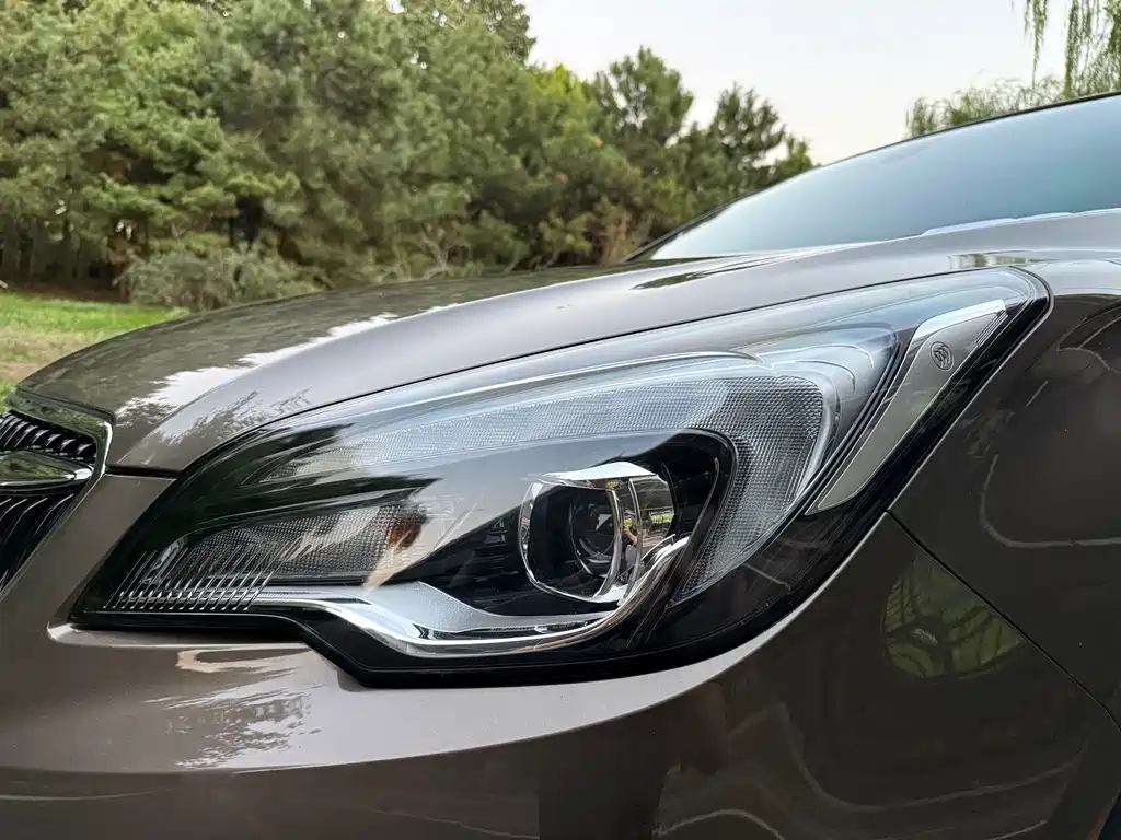 Buick Envision Plus — фото 19
