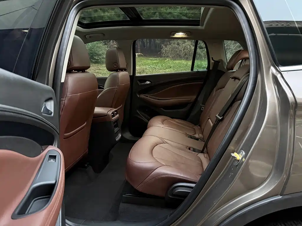 Buick Envision Plus — фото 8