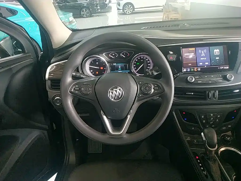 Buick Envision Plus — фото 11