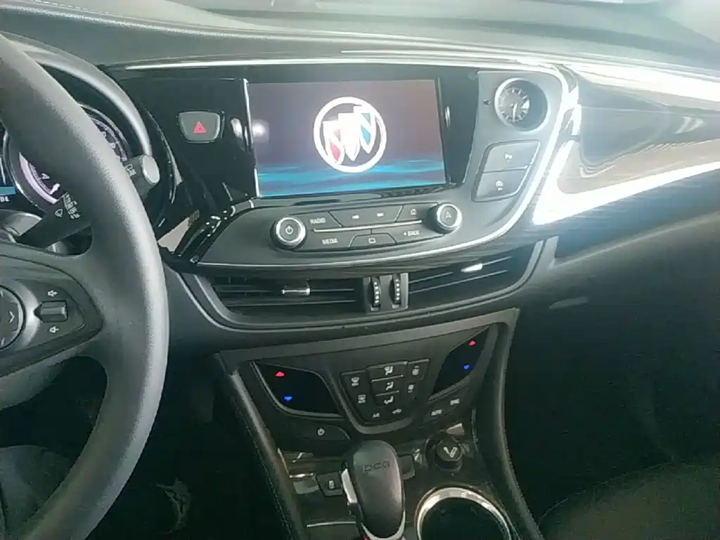 Buick Envision Plus — фото 13