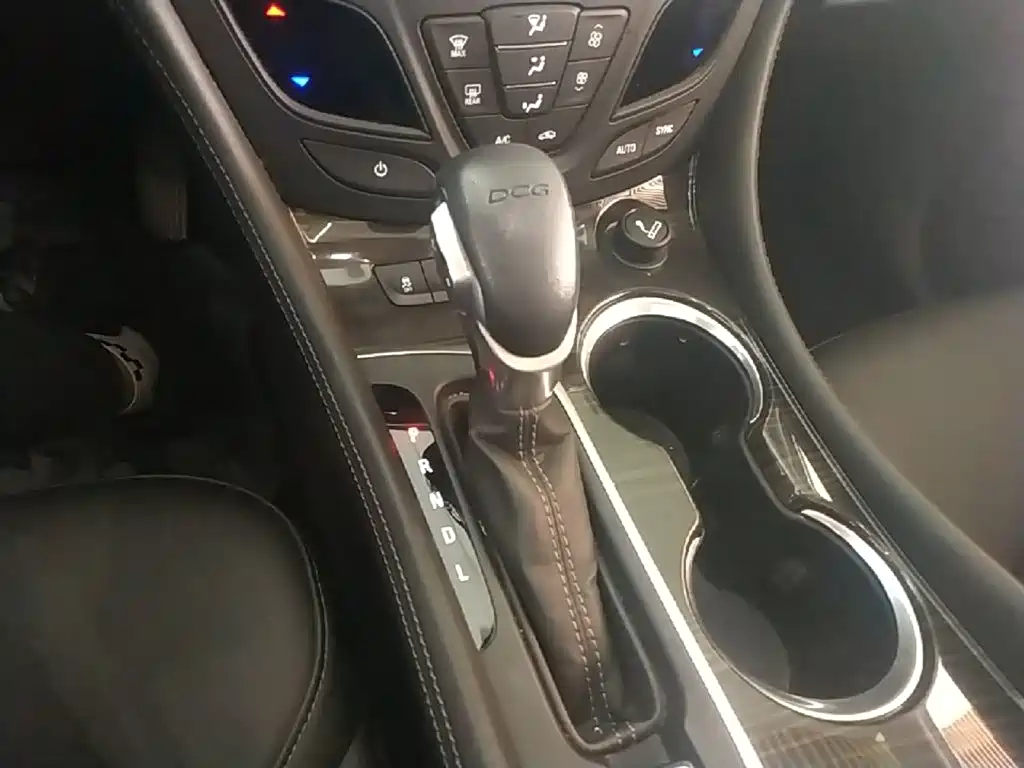 Buick Envision Plus — фото 14