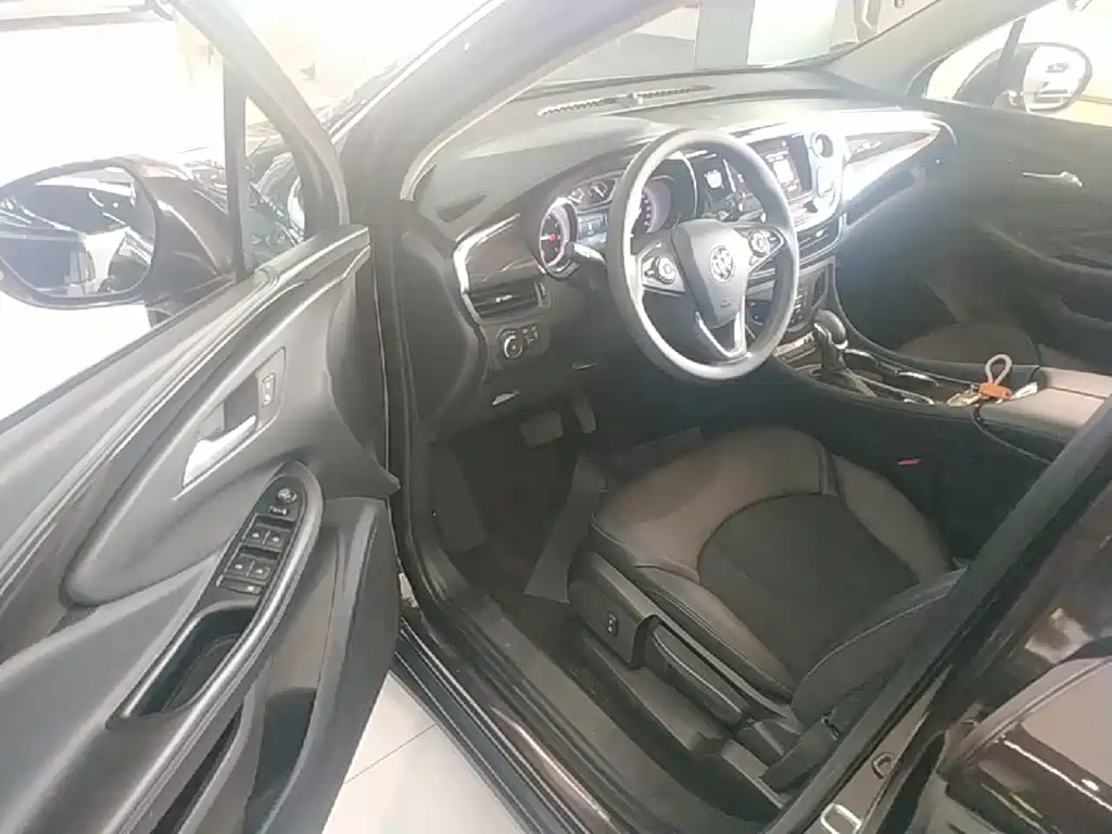 Buick Envision Plus — фото 16