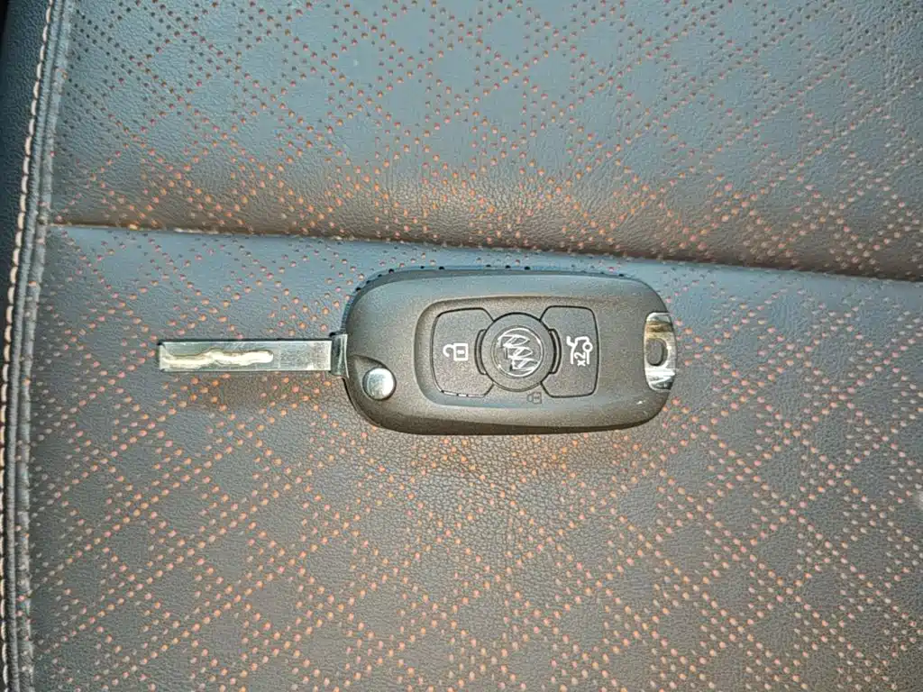 Buick Verano — фото 9