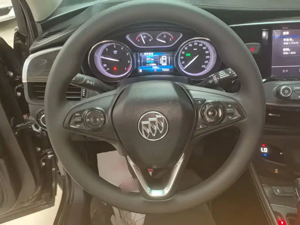 Buick Envision Plus — фото 11