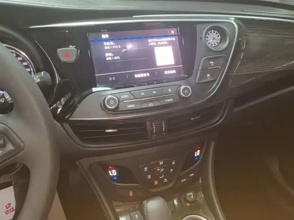 Buick Envision Plus — фото 13