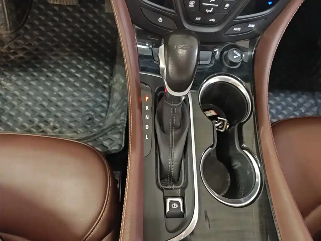 Buick Envision Plus — фото 14