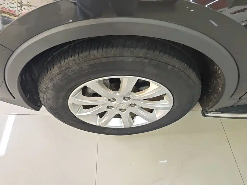 Buick Envision Plus — фото 23